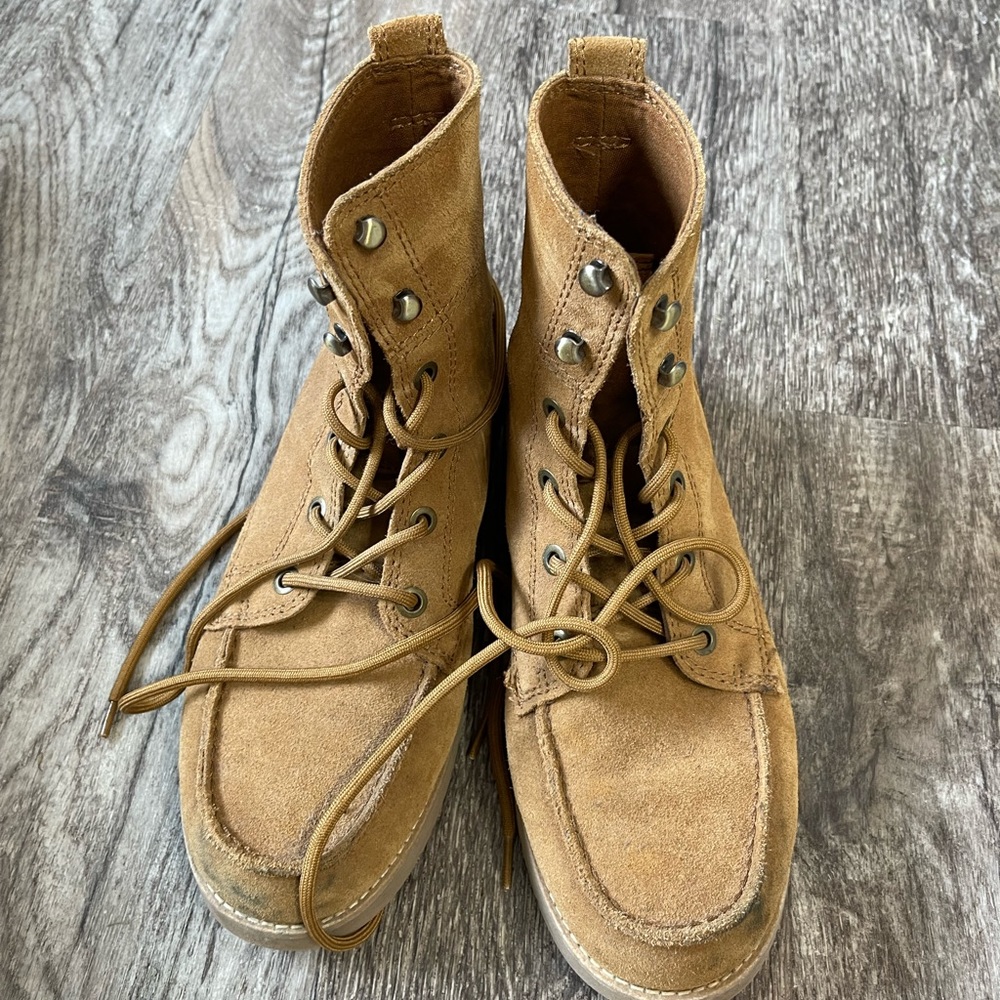 Mens 10 UGG Koolaburra Boots. Sherpa Lined